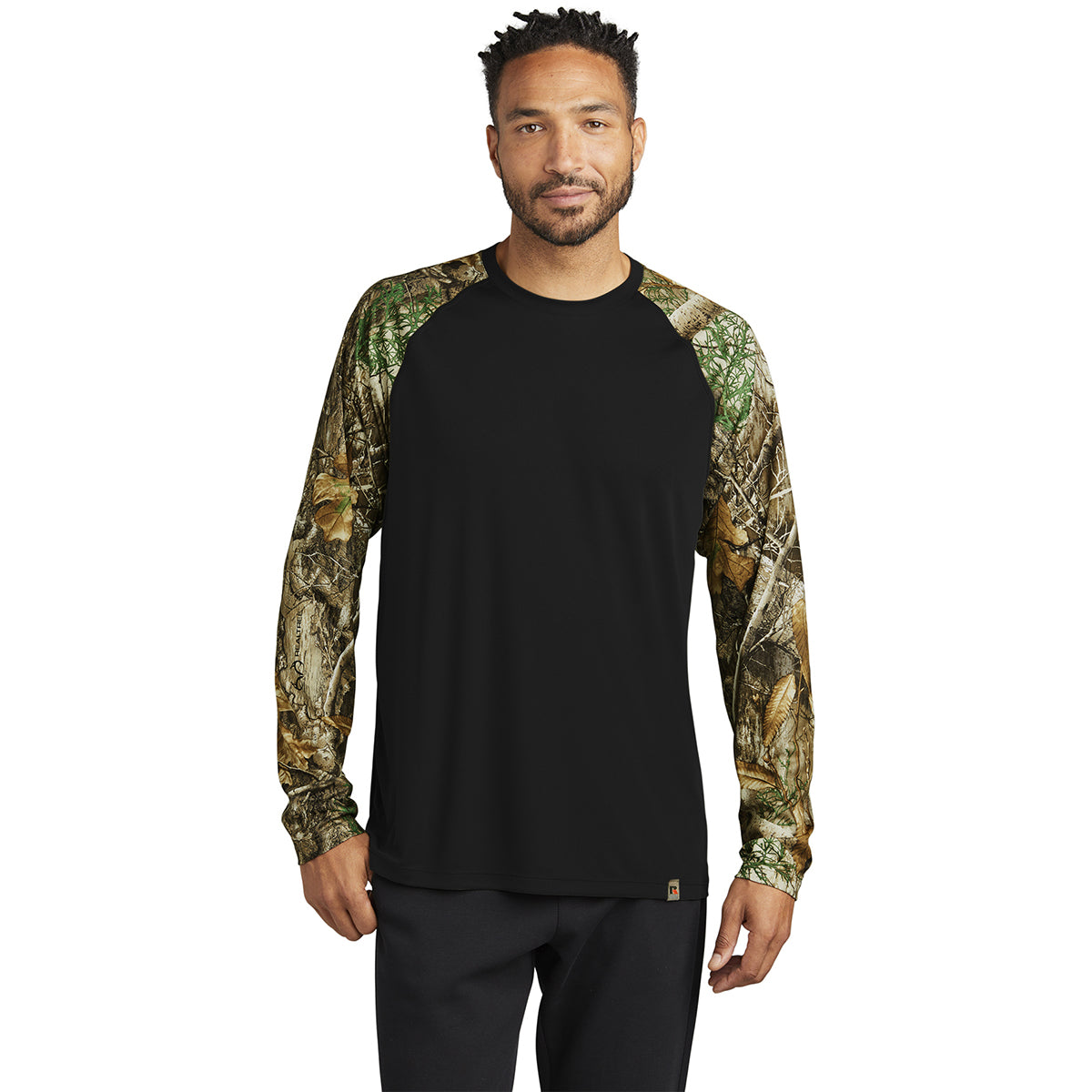 Russell Outdoors Men's Stylish Realtree Edge Colorblock Long Sleeve Performance Tee